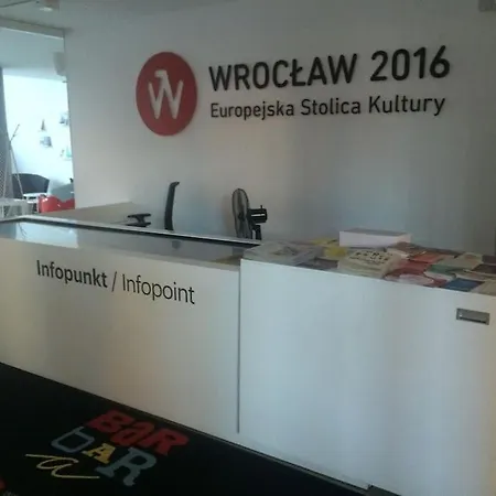 4 - 86 M2 - 300 M Od Rynku アパート *