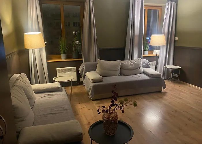 4 - 86 M2 - 300 M Od Rynku * Wrocław